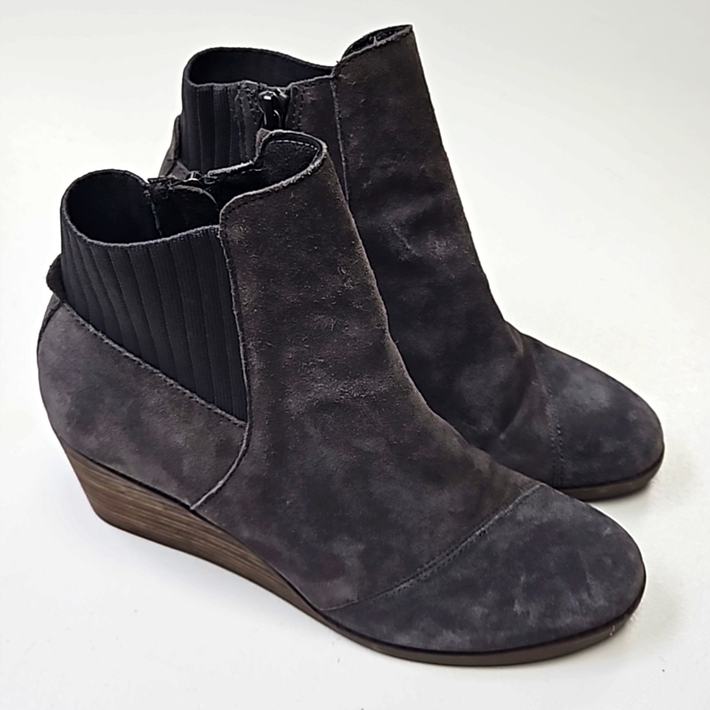TOMS boots